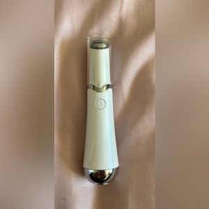 SOLD - Under eye rejuvenation tool